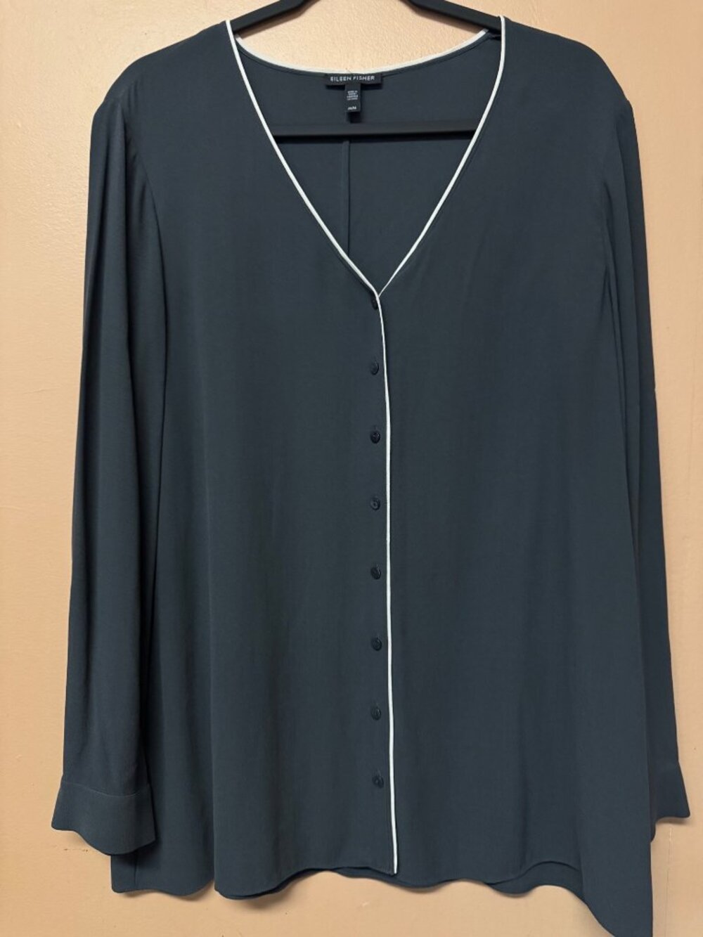 Eileen Fisher 100% Silk Blouse M Gray White Trim Button Front Long Sleeve Top